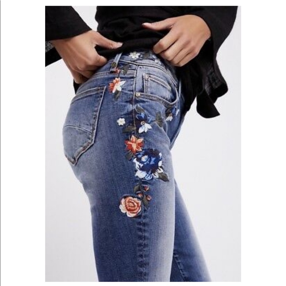 Marilyn Embroidered Skinny Jeans
